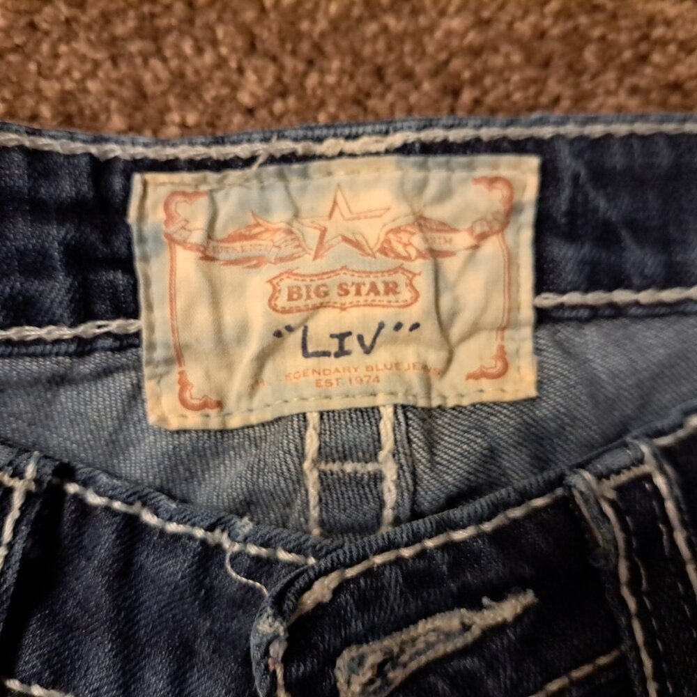 Big Star "LIV" Distressed Embroidered Pocket Denim Jean Capris, size 28 - Picture 7 of 13